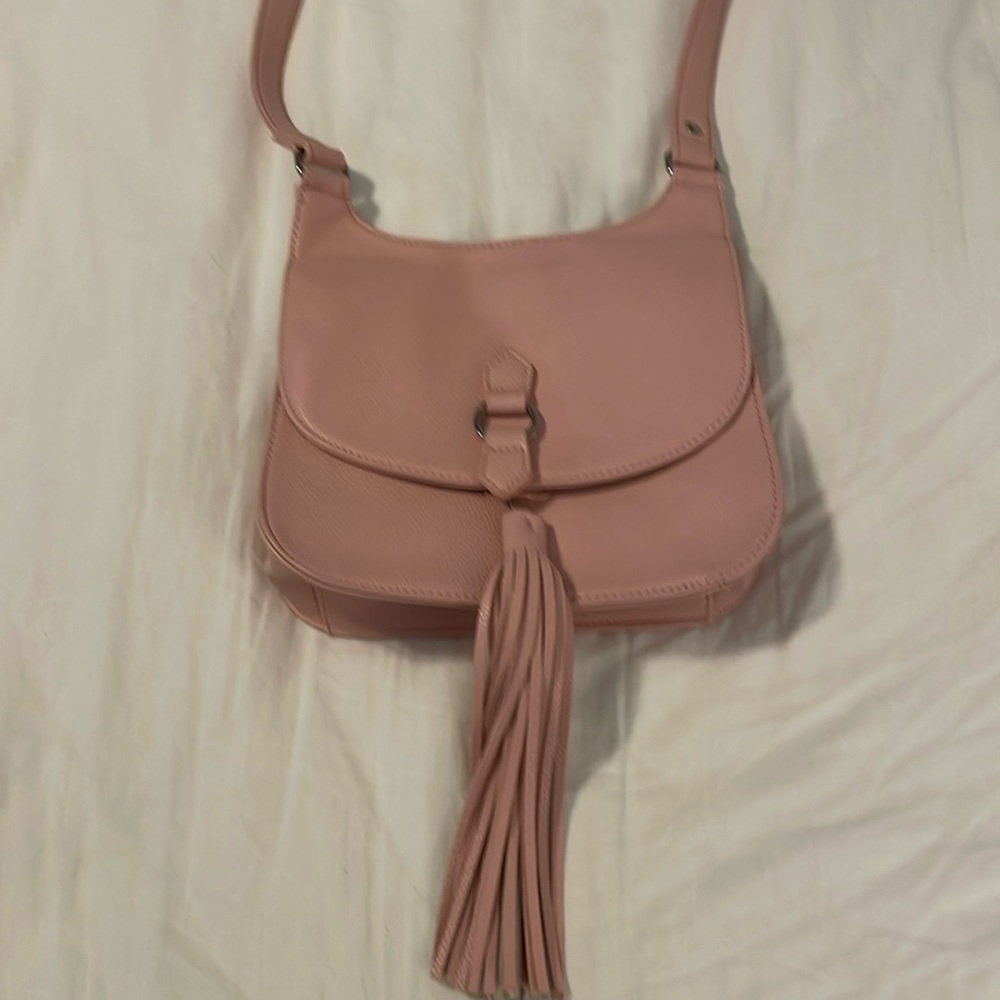 ENVY Crossbody Bag in pink!